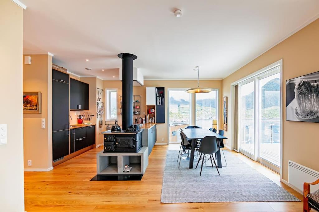 Amazing Seaview Lodge, Kabelvag Bagian luar foto