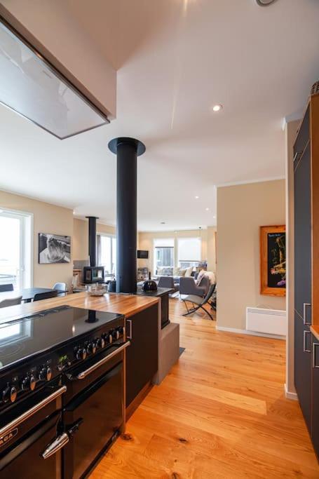 Amazing Seaview Lodge, Kabelvag Bagian luar foto